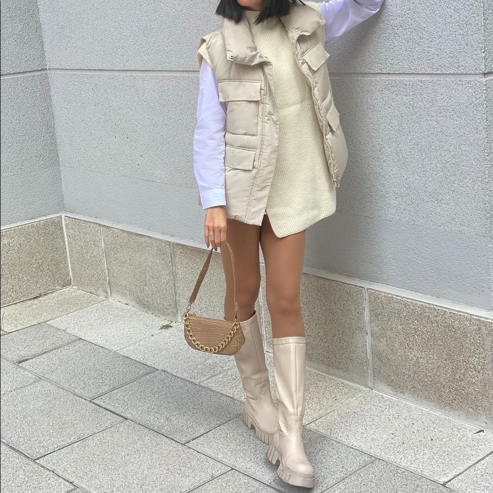 🍁🍂HP🍂🍁 𝐋𝐀𝐒𝐓 𝗡𝗪𝗧 𝗭𝗮𝗿𝗮 • High Shaft Treaded Sole Boots - Picture 5 of 16